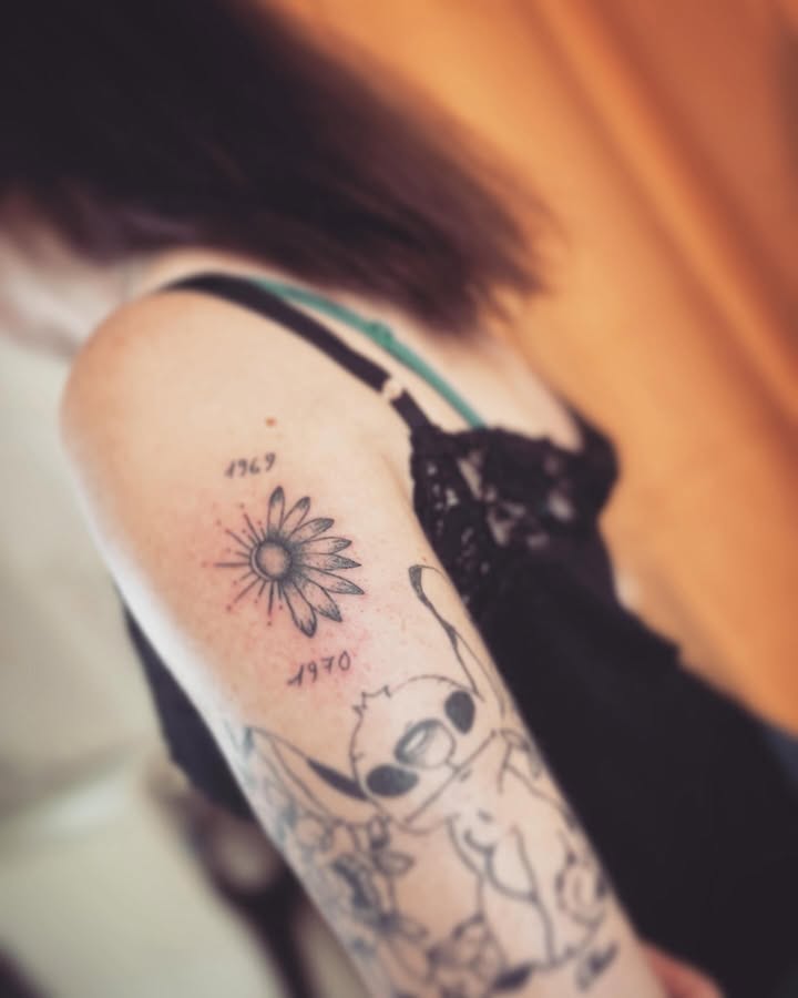 Tatouage floral delicat