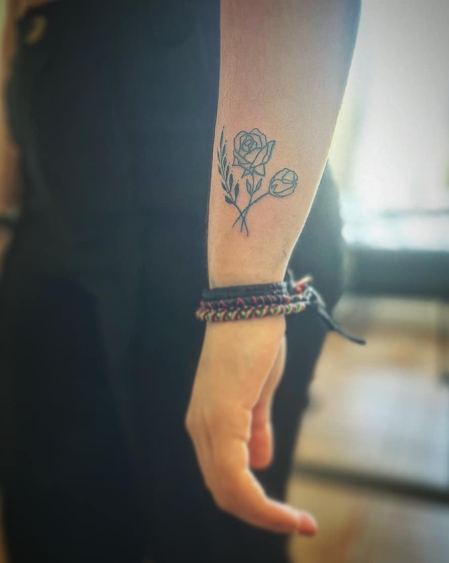 Tatouage floral delicat