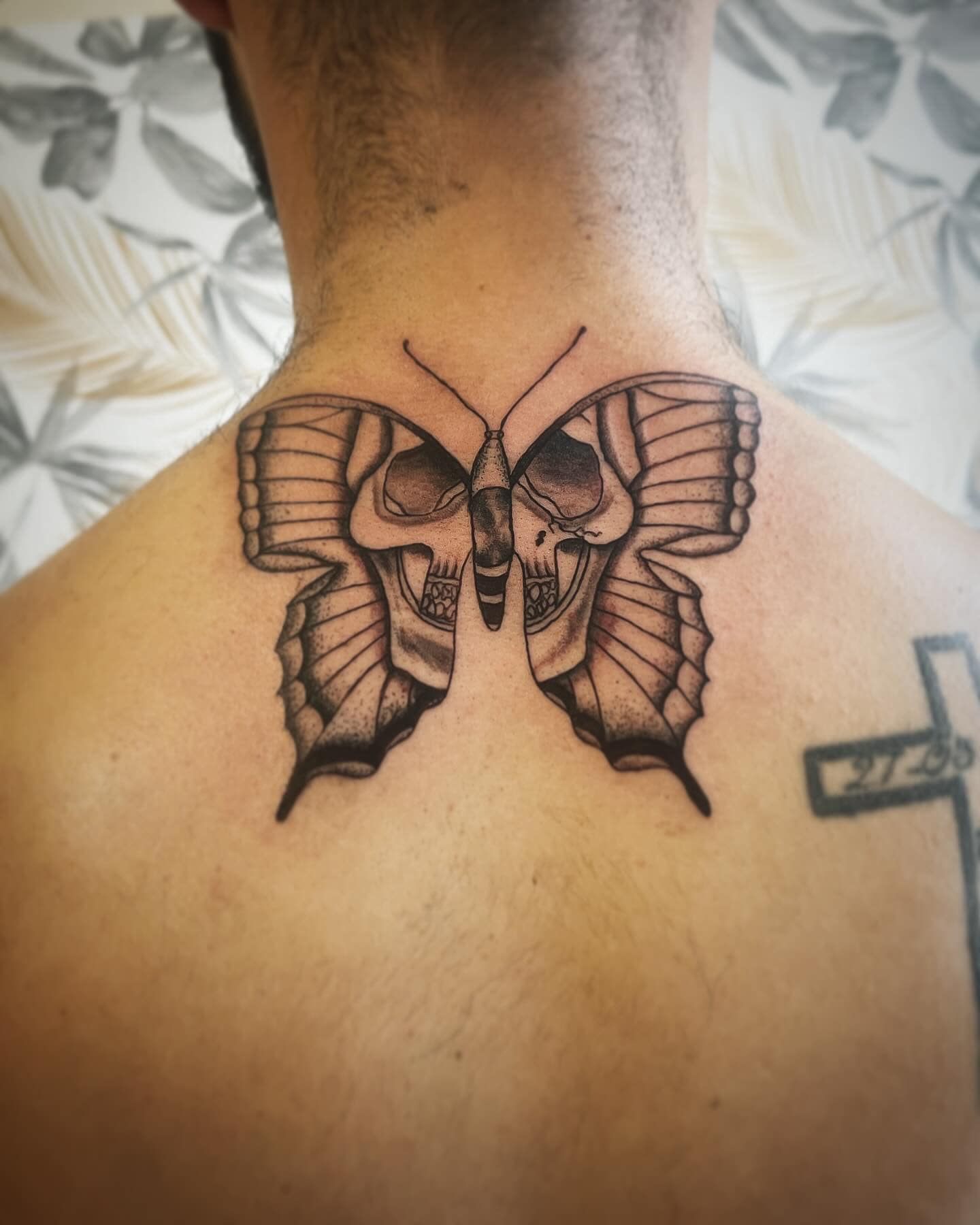 Tatouage floral délicat